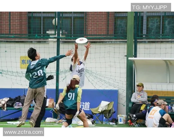 上海飞盘队创下新纪录展现卓越耐力引领全国飞盘运动新风潮