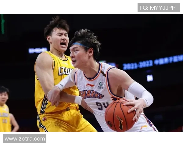 上海足球队在总决赛积分榜上以66分稳居第一名展现强劲实力